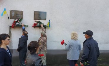 В Сарате возложили цветы и почтили память земляков-защитников Украины