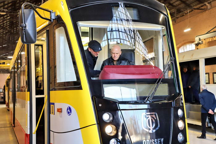 мэр Одессы за рулем трамвая