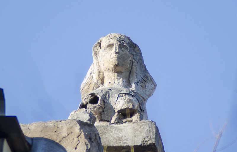статуя сфинкса