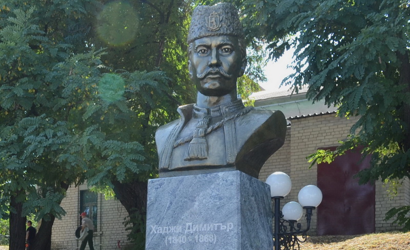 памятник Хаджи Димитр в Мелитополе