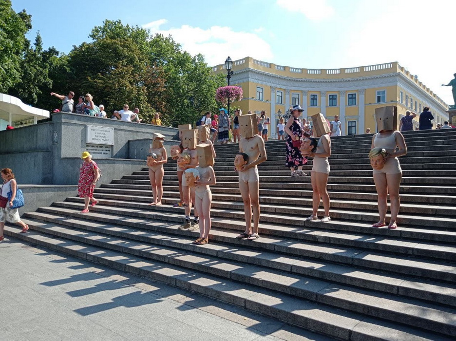 арт-перфоманс на Потемкинской лестнице в Одессе