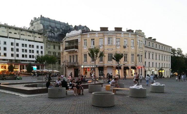 Площадь в самом центре Одессы стала полигоном для точечного урбанизма (фото)