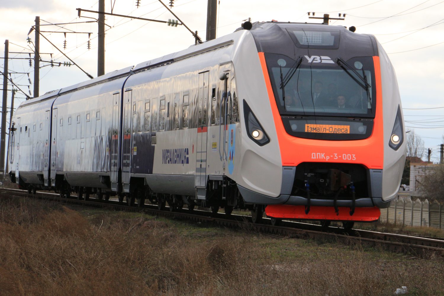 дизель-поезд Крюковского завода ДПкр-3 на Дунайском экспрессе