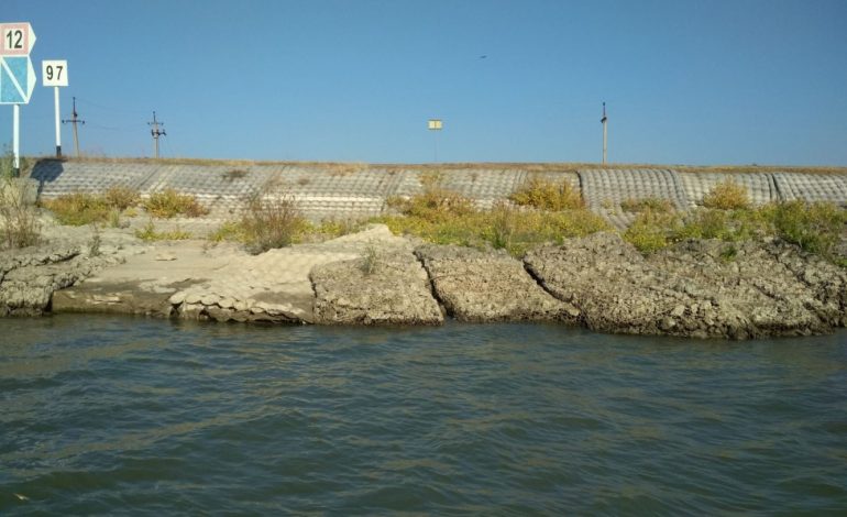 В Госгидрографии заявили о разрушении дамбы на Дунае (фото)
