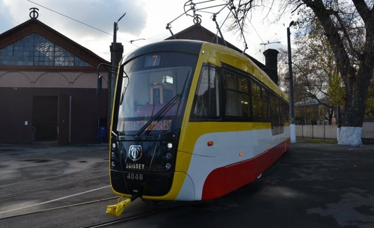В Одессе выпустили юбилейный вагон трамвая Одиссей