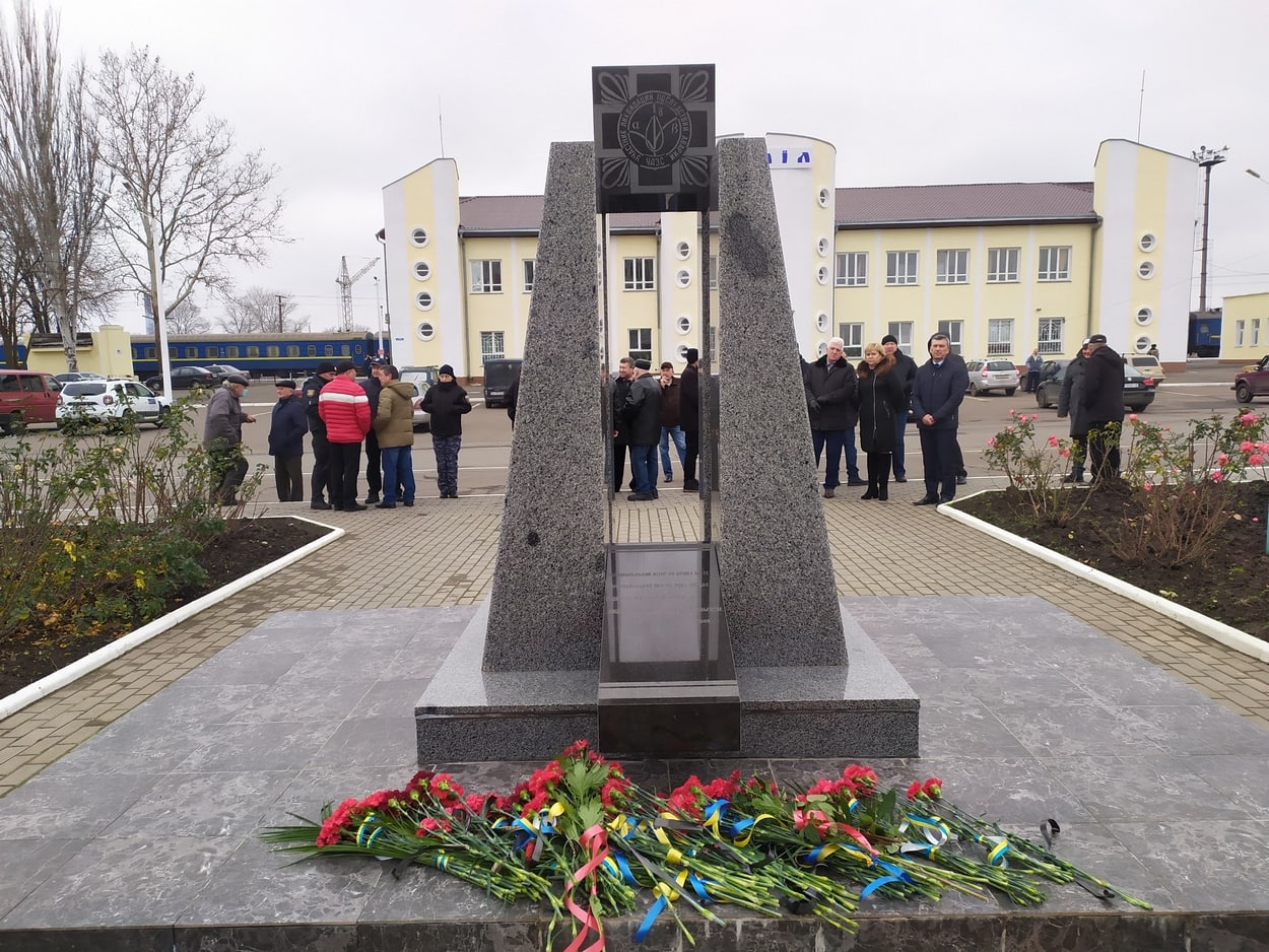 памятник чернобыльцам в Измаиле