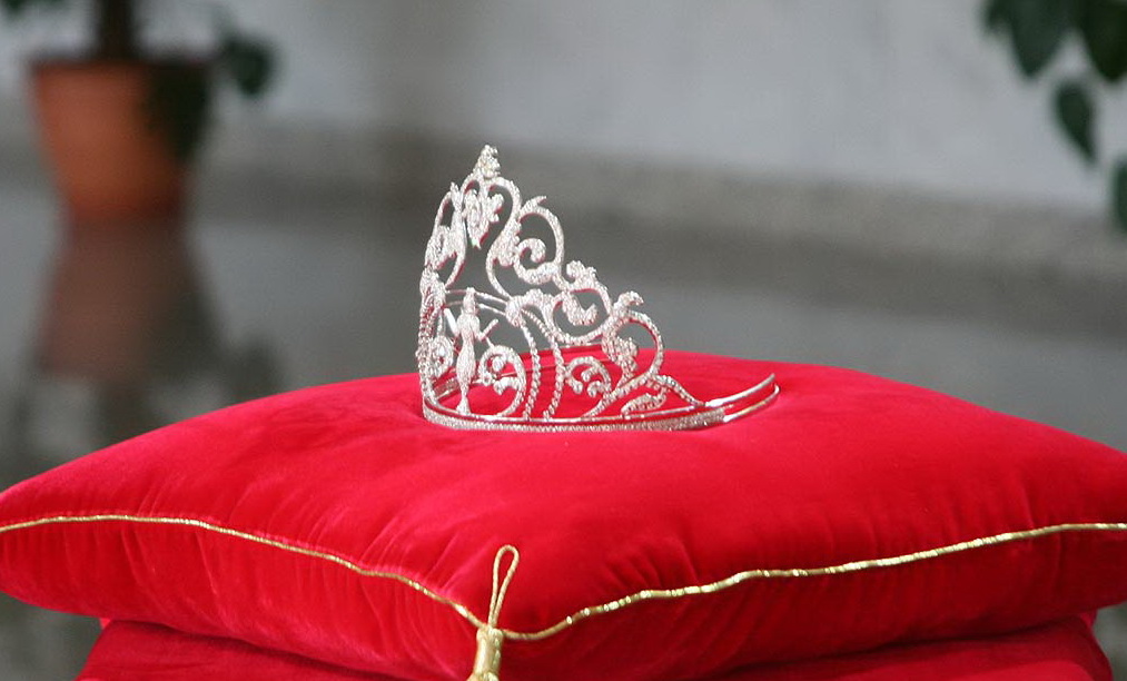 корона на подушке конкурс красоты