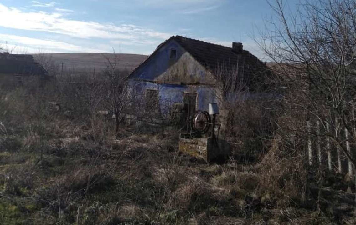 заброшенный сельский дом