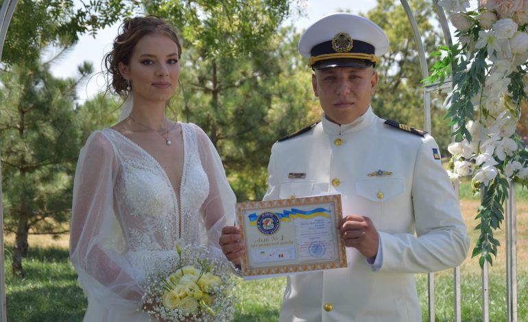 В Ізмаїлі за законами воєнного часу зареєстрували шлюб військовослужбовця
