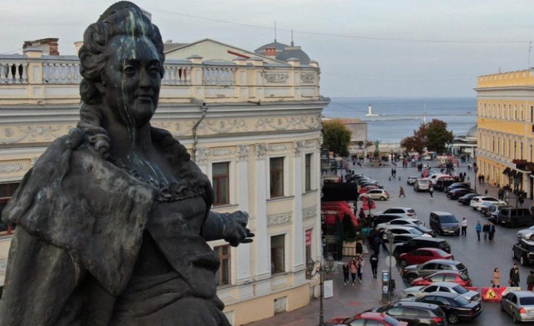 На сайте Президента появилась петиция о сносе памятника Екатерине в Одессе