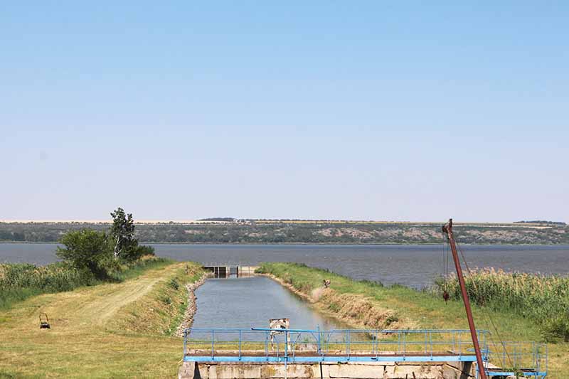канал водоснабжения на озере Ялпуг