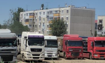 Ренийский горсовет продолжает выделять землю под парковки для грузовиков