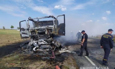 На трассе Одесса-Рени столкнулись грузовик и легковое авто: есть жертвы