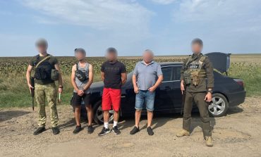 В Болградському районі затримали «туроператора», який намагався незаконно переправити через кордон призовників