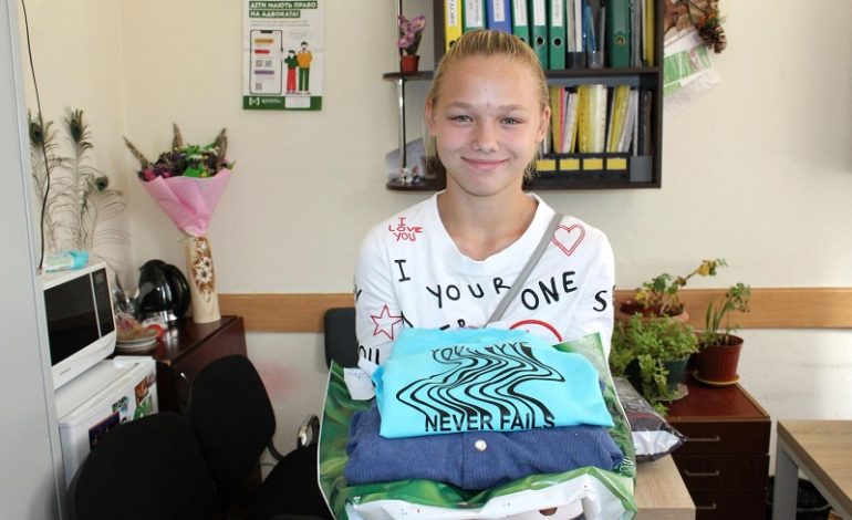 У Білгород-Дністровському дітей соціально вразливої категорії  забезпечили одягом