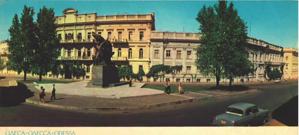 памятник потемкинцам на Екатериненской площади в Одессе