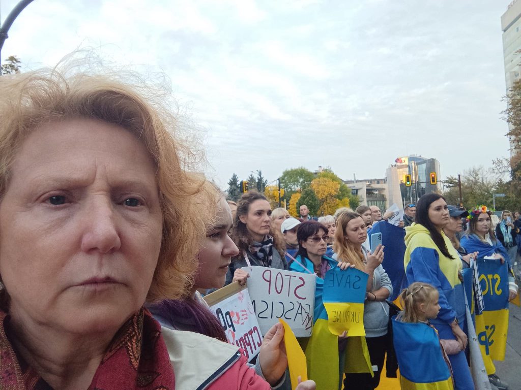 акция протеста возле посольства России