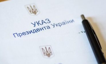Зеленский поставил подпись под официальным отказом от переговоров с Путиным