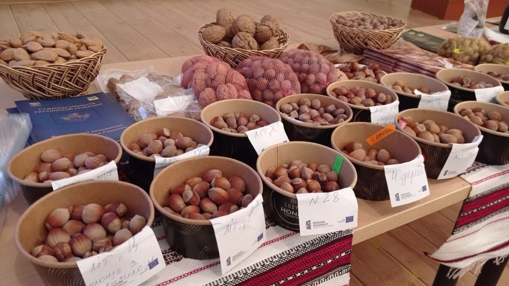 горіхи вирощені в Україні