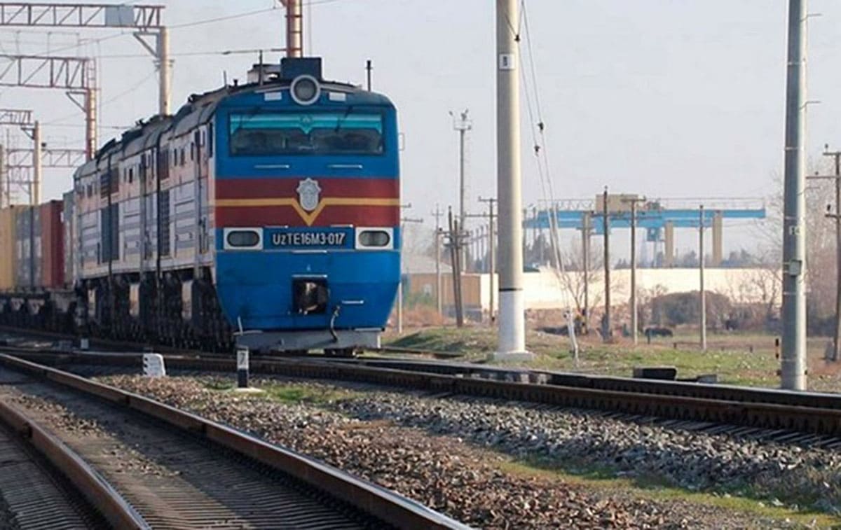 Узбекский поезд