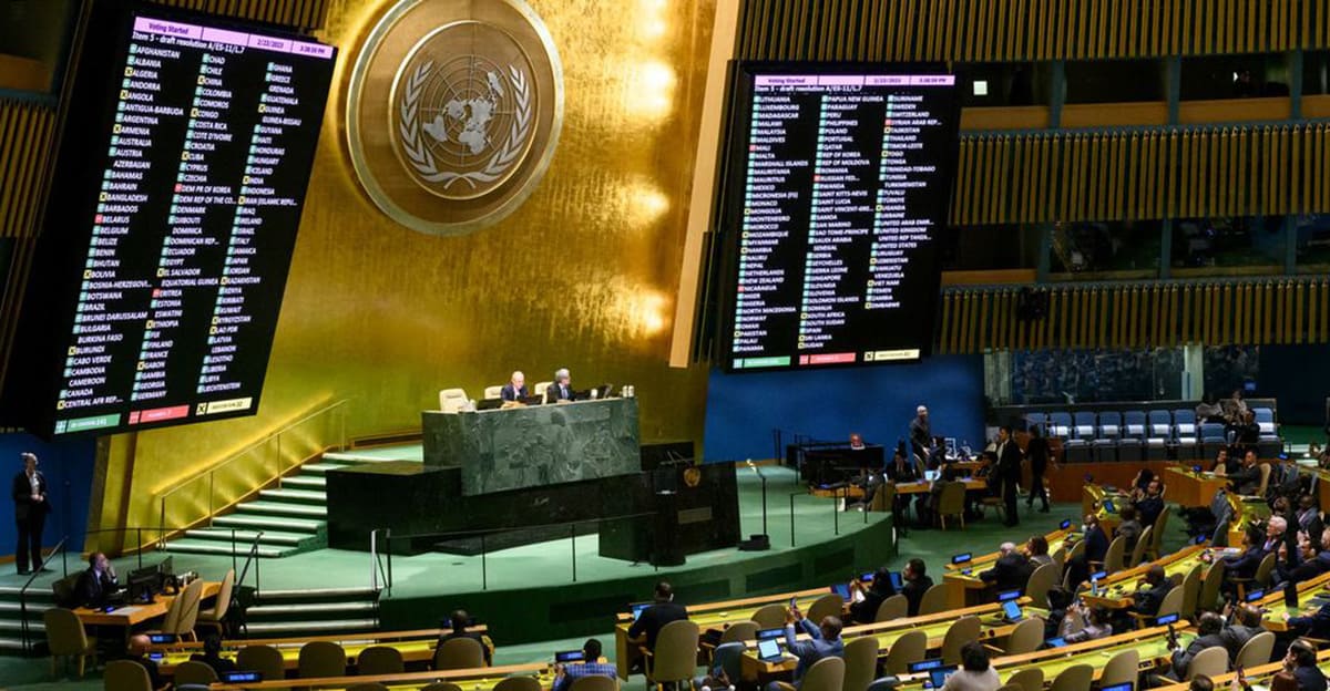 Генасамблея ООН принимает резолюцию о справедливом и прочном мире в Украине