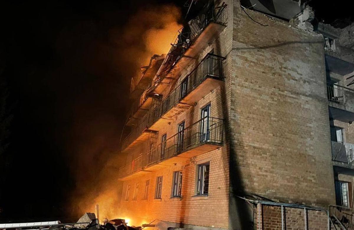 Разрушенное общежитие на Киевщине