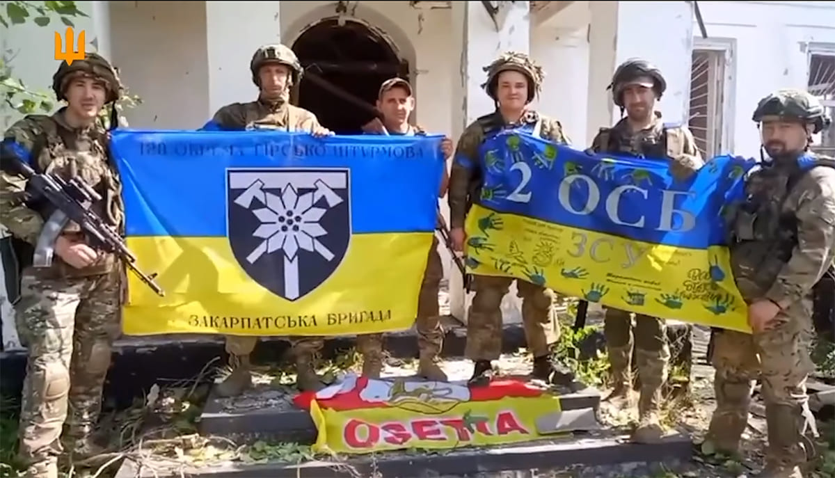 Бойцы 128-й бригады и 2 ОСБ в Пятихатках