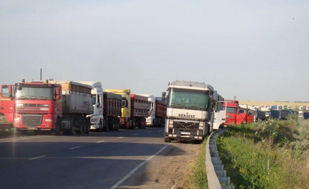 Стихійне паркування на узбіччі