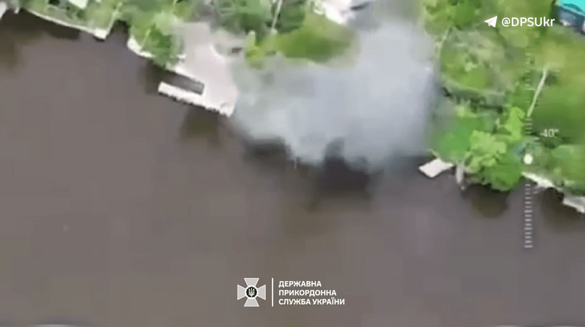 FPV-дрон уничтожил две вражеские лодки