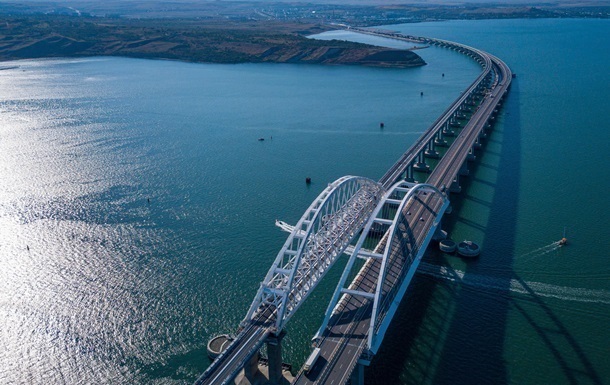 У ВМС пояснили потребу знищення Кримського мосту