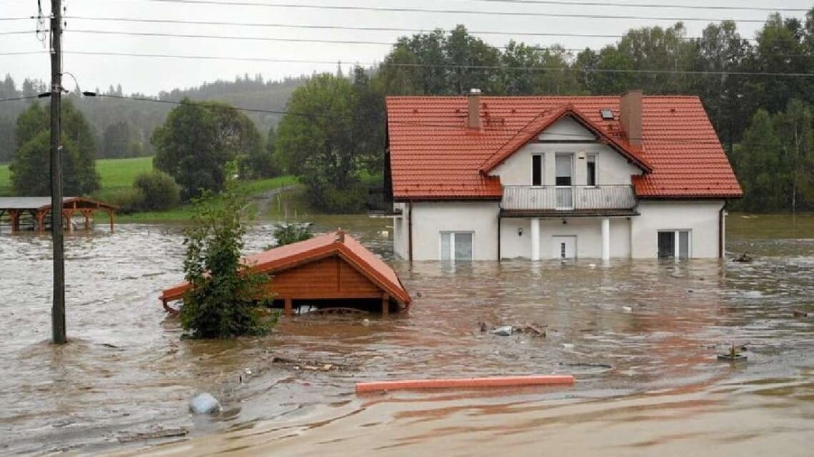 В Польше объявили чрезвычайное положение