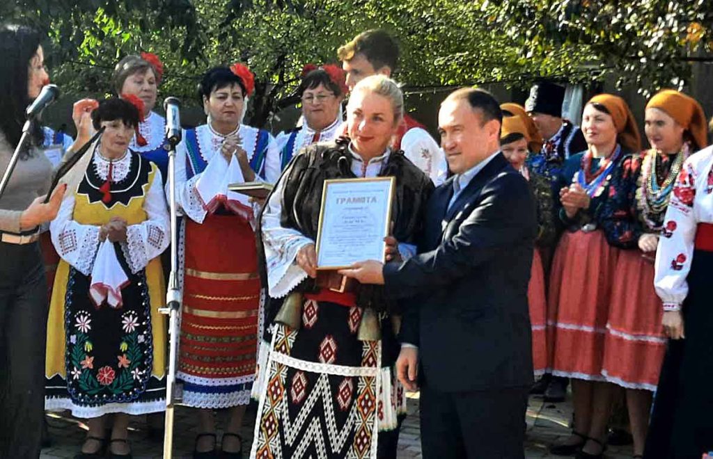 Михайло Радєв вручив грамоти колективам та солістам