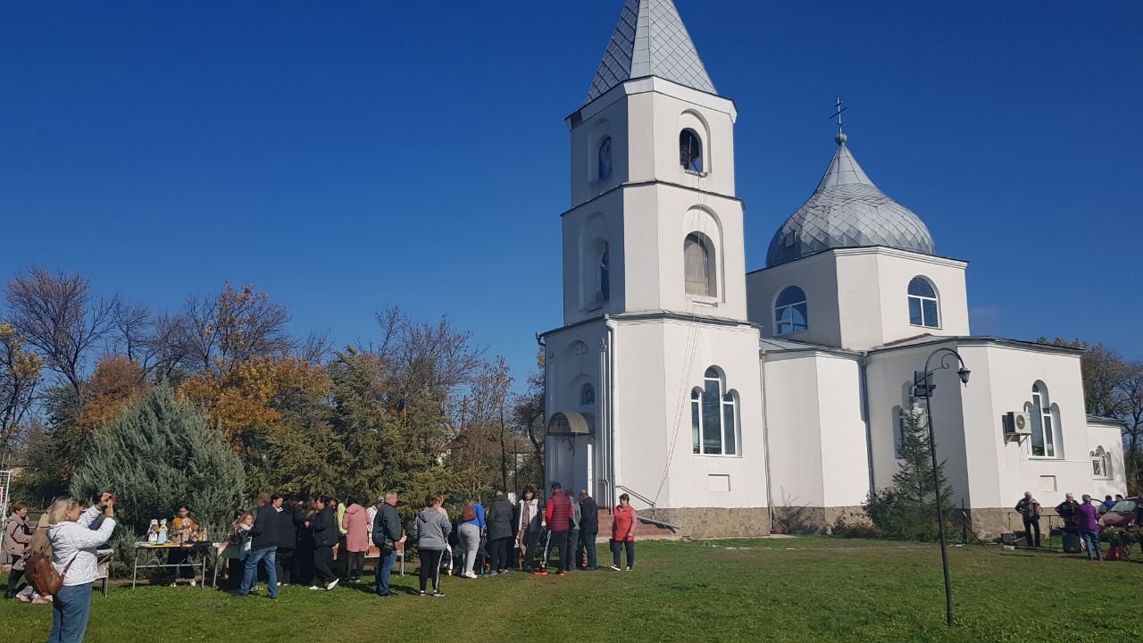 На православной ярмарке Сараты