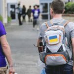 З України масово виїзджають підлітки