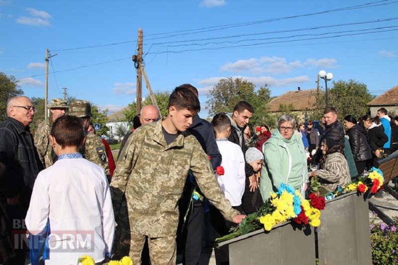 В Зализничном открыли Аллею Славы