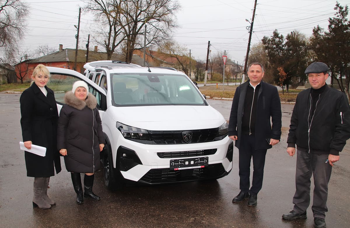 Новий автомобіль для Центра соцпослуг