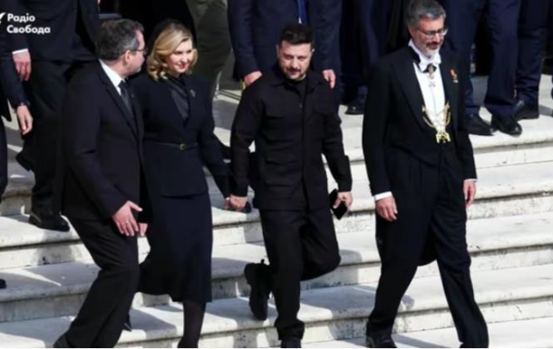 Зеленський прибув на інтронізацію Папи Римського