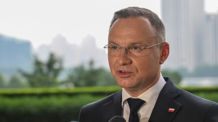 Зеленский наградил Дуду орденом Свободы, — указ