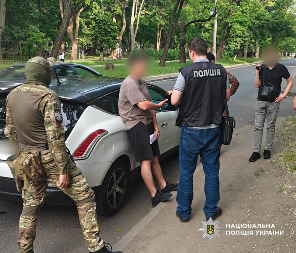 полював на військові розробки