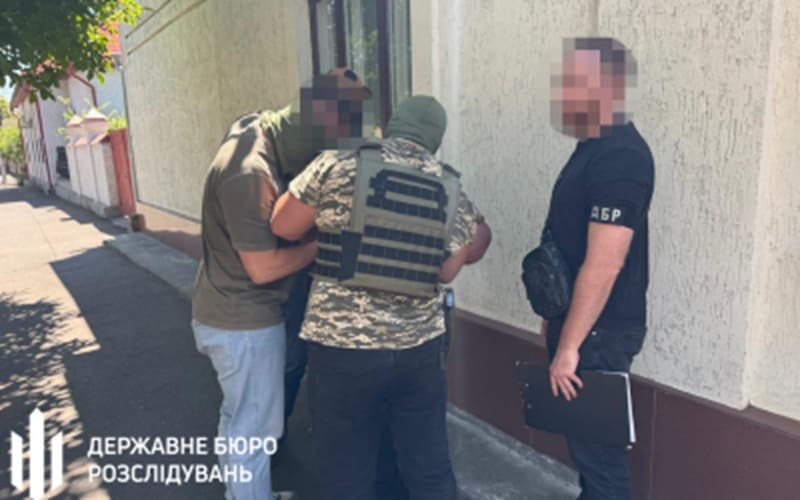 правоохоронцы за гроші допомагали ухилятися від військової служби