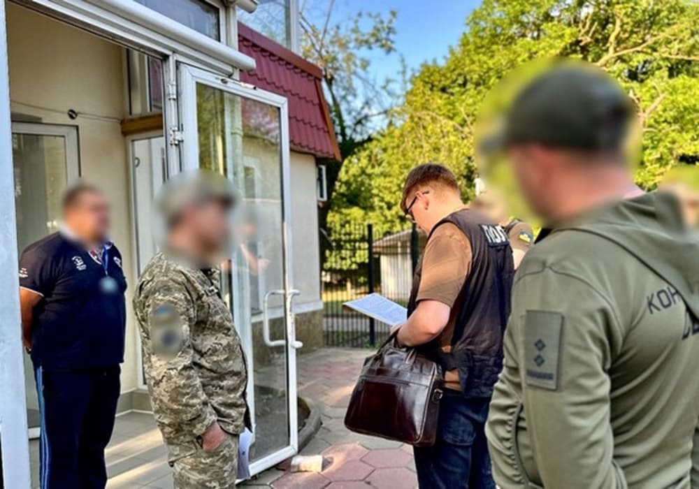 командири військової частини привласнили майже 8 мільйонів грн